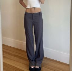 Low Waist Baggy Pants Outfit, School Trousers Aesthetic, Baggy Grey Trousers Outfit, Low Waist Suit Pants Outfit, Low Rise Office Pants, Low Waist Tailored Pants, Low Rise Black Trousers, Low Rise Work Pants