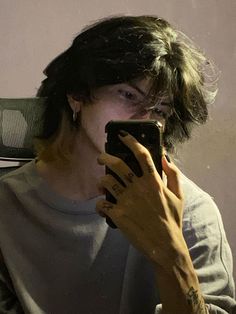 Man Pp, Long Messy Hair, Messy Hair Boy, Short Hair Tomboy, Mens Hairstyles Thick Hair, Beard Hairstyle, Friend Poses Photography, Mens Workout Clothes, The Perfect Guy