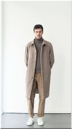 Discover 20 Winter Outfits Men You Need to Try This Year! Elevate your wardrobe with guys clothing styles that stand out. Get inspired by outfits quotes and find the perfect look for a bakal suami. From men stylish dress ideas to chic mens turtleneck outfits, we've got you covered. Embrace the warmth of a turtleneck outfit men love and impress at any event with stylish Xmas party outfits. Explore these trendy turtleneck outfits to stay fashionable all winter long. Man Winter Outfit, Turtleneck Sweater Men, Minimalist Moda, Turtleneck Outfit