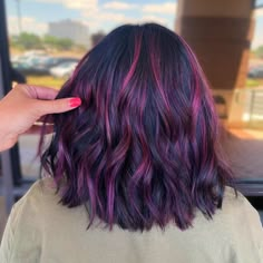 Hair Colour Ideas For Short Black Hair, Purple And Magenta Hair Highlights, Short Hair Colored Highlights, Coloured Hair Highlights, Vivid Winter Hair Color, Color Hair Ideas For Short Hair, Short Colored Hair Ideas, Magenta Highlights On Dark Hair, Red Hair With Blue Highlights