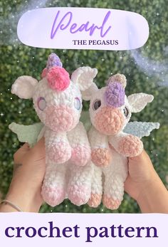 two crocheted unicorns are shown in front of a sign that says dear the pe