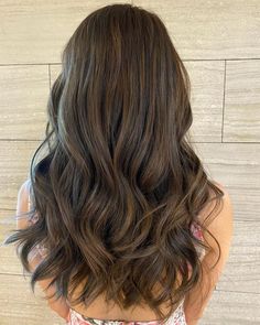 Make your hair pop with this brown hair color with highlights. Drop us a visit to wear this new look! brown hairstyle dark // brown hairstyle long #haircolor #haircolor2021 #asianhaircolor Photo Hairstyles, Black Prom Hairstyles, Asian Long Hair, Hair Color Asian, Black Wedding Hairstyles, Hairstyle Long, Golden Brown Hair, Korean Hair Color