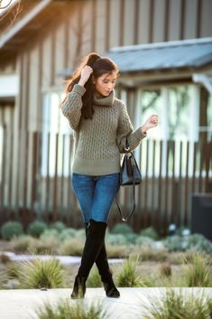 Stylish Winter Outfit - visit stylishlyme.com to view more photos and read some tips on what to wear to Napa Valley in January Winery Outfits Winter, January Outfits, Stylish Winter Outfits, Trendy Outfits Winter, Trendy Winter, Dress Boots