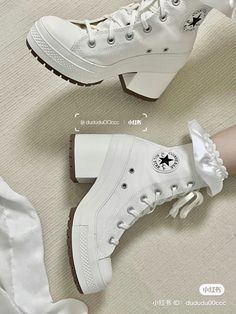 Slay Shoes, Chuck 70 De Luxe Heel, Converse Heels, Sepatu Platform, Hightop Shoes, Cute Converse Shoes, Tenis Converse, Cute Converse, Draw Hands