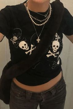 2023 Buy Black Short Sleeve Skull Crop Top under US$17 in Tops&Tees Online Store. Free Shipping with US$69+. Check reviews and buy it today. Style: Casual/Street/Y2K/Punk/Hip Pop/Vintage/Preppy Fabric Content: Polyester, Cotton Fit Type: Slim fit Neckline: Crew Neck Sleeve Length: Short Sleeve #vintageoutfits #summeroutfits #casualoutfits #90sfashion #style #fashioninspo #ootd #outfits #grungeaesthetic #streetstyle #cuteoutfits #trendyoutfits Skull Crop Top, Goth Crop Top, Crop Top Noir, Preppy Fabric, Girls Streetwear, Street Y2k, Y2k Punk, Skull Clothing, Vintage Preppy