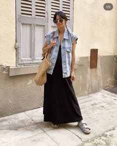 Oversized Denim Vest Outfit, Seaside Outfits, Looks Total Jeans, Clothes For Petite Women, Casual Sport Outfit, Slow Clothing, 70s Outfits, Rock Outfit, Fashion Victim