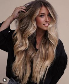 Lived In Balayage, Blake Lively Hair, Hairstyle Art, Hidden Hair Color, Warm Blonde Hair, Blonde Balayage Highlights, Hair Color Options, Balayage Color, Color Me Beautiful