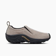 This moc creates your ultimate low-maintenance shoe, featuring a smooth suede upper and Merrell air cushion underfoot for extra support. Merrell Shoes Women, Trail Walking, Walking The Dog, Old Shoes, Classic Women, Most Comfortable Shoes, Merrell Shoes, Only Shoes, Crazy Shoes