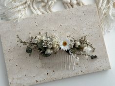 Gorgeous hair comb piece for the bride. I have used A grade preserved and dried everlasting flowers. Comb size approx 5cm x 4cm Flower size approx 12cm x 3cm Hair Pin size approx 8cm long. Matching corsage is available also. Also taking custom orders for any colour you like me to make. RTS from Sydney. Pick up welcome. ' ❥* INTERNATIONAL CUSTOMERS: Standard international shipping can take 14 days up to 45 days sometimes. Express postage is also available upon request. We CANNOT guarantee its del Daisy Corsage, Bracelet Corsage, Corsage Bracelet, Bride Wedding Hair, Everlasting Flowers, Wedding Hair Comb, Wedding Hair Pins, Wildflower Wedding, Hair Comb Wedding