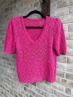 🌸hot pink sweater  Shoulder pads  Super soft  🌸no tags  Cotton/ acrylic?  Has stretch  Bust:41-46" Waist:33-42" Length: 21" Shoulder: 17" 🌸some light wear Pink Textured Knit V-neck Sweater, Fitted Pink Knit Top, Pink Soft Knit V-neck Sweater, Fitted Textured Knit Pink Sweater, Pink Bubblegum, Hot Pink Sweater, Vintage Sweater, Bubblegum Pink, Vintage Sweaters