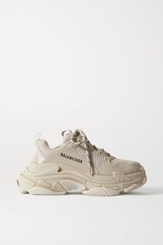 Every time Balenciaga releases the 'Triple S' sneakers in a new colorway, it sells out fast - so don't leave this pair in your wish list for long. Made with thick, sculpted rubber soles and tonal-beige leather, nubuck and mesh uppers, they have striped laces and, of course, the sans serif logo on the sides.  Wear it with: [Balenciaga Cardigan id1250526], [Balenciaga Pants id1238358], [Balenciaga Shoulder bag id1241685], [Loren Stewart Bracelet id1177388]. Balenciaga Cardigan, Triple S Outfit, Tenis Balenciaga, Designer Wishlist, Teenager Style, Classy Sneakers, Sans Serif Logo, Beige Trainers, Balenciaga Pants