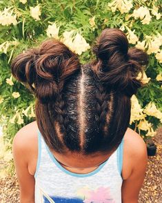 The Ultimate Guide to Butterfly Haircuts for Girls Space Buns With Glitter, Glitter Braids, Thick Short Hair, Donut Bun Hairstyles, Glitter Hair Spray, Glitter Roots, Cute Natural Hairstyles