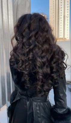 Curly Aesthetic, Curly Long Hair, Hair Motivation, Long Healthy Hair, Arab Beauty, Curly Hair Women, Beautiful Long Hair