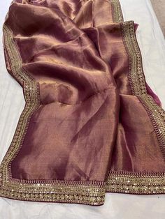 Sabyasachi Tissue Saree, Sabyasachi Organza Saree, Tissue Organza Lehenga, Organza Duppata Design, Tissue Organza Saree Blouse Designs, Tissue Lehenga Designs, Sabyasachi Borders, Tissue Saree Blouse Designs