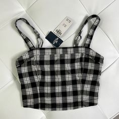 Nwt Hollister Xxs Xx Small Plaid Black White Stretchy Crop Top Adjustable Straps New With Tags! Plaid Fitted Crop Top Casual Style, Fitted Plaid Crop Top Casual Style, Fitted Plaid Crop Top, Fitted Plaid Cotton Crop Top, Stretchy Crop Tops, Hollister Tops, Hollister, Adjustable Straps, Crop Top