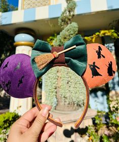 Inspired by hocus pocus! All headbands are made with 1 inch headband comparable to ears in the park. Halloween Disney Ears, Fall Mickey Ears, Hocus Pocus Mickey Ears, Hermanas Sanderson, Disney Ear Headbands, Maleficent Mickey Ears, Hocus Pocus Witches, Disney Outfits Women, Disney Ears Headband