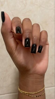 #nail #nails #nailart #naildesign #pinterest Black Short Acrylic Nails, Casual Nails, Short Square Acrylic Nails, Nail Sets, Unique Acrylic Nails, Black Nail, Short Acrylic Nails Designs