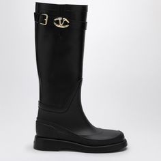 Black Calf Leather Boot From Valentino Garavani Featuring A High Bootleg, A Strap With Signature Vlogo Detail And Buckle Fastening, A Round Toe, Light Gold Hardware And A Rubber Sole. Size Type: It Material: Leather Sku: 2f-5w2s0jh7hex/P_vale-0no_500 Welcome To The Official Luosophy Poshmark Closet! Luosophy Is A Luxury Brand Reselling Company Founded In San Diego, Ca From 2016. All Our Products Are Imported From Italy And Sold In The Usa. We Do Our Best To Provide High Fashion, Luxury Items At Valentino Garavani Shoes, Golden Logo, Womens Rain Boots, Chic Leather, Leather Cap, Leather Boot, Heel Boots, Fashion Luxury, Shoe Game