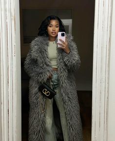 Fur Coat Outfits, Winter Favorites, Nyc Fits, Winter Fashion Outfits Casual, 2024 Style, Black Women Fashion, Fall 2022, Trendy Style, Outfit Inspo Fall