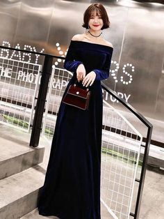 Formal Long Dress For Winter, Winter Banquet Maxi Dress, Winter Banquet Dress In Maxi Length, Long Winter Dress For Formal Occasions, Fall Prom Maxi Dress, Winter Prom Maxi Length Dress, Winter Prom Maxi Dress, Formal Winter Maxi Dresses, Formal Floor-length Winter Dress