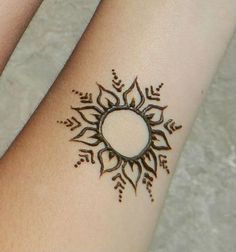 henna sun tattoo Henna Tattoo Design, Finger Henna