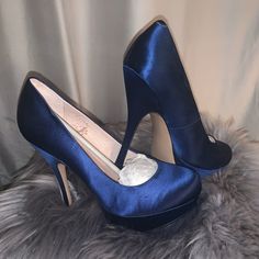 Brand New Steve Madden Blue Satin Stiletto Heels Blue Round Toe Court Shoes For Party, Blue Party Court Shoes With Round Toe, Blue High Heel Platform Shoes, Blue High Heel Court Shoes For Party, Blue Platform High Heels, Blue Court Shoes With Padded Heel For Party, Blue Padded Heel Court Shoes For Party, Blue Open Heel Evening Heels, Fitted Blue Heels With Round Toe