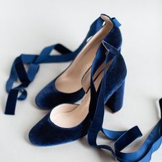 Blue Wedding Shoes, Fancy Shoes, Pretty Shoes, Trendy Shoes, Court Shoes, Mode Inspiration, Blue Wedding