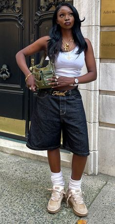 Streetwear Fashion Aesthetic, Accessories Outfit, Shorts Denim, Streetwear Fashion Women, Jewellery Accessories, Swaggy Outfits, Mode Inspo, Cute Everyday Outfits, Fashion Streetwear