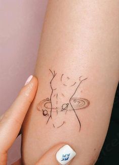 Woman Silhouette Tattoo Minimalist, Tattoo Ideas Female Sticker Sleeve, Mini Patchwork Tattoos, White Tattoo Ideas Female, Original Small Tattoos, Peach Pit Tattoo Band, Lover Girl Tattoo Ideas, Outline Of A Woman Tattoo, Gentle Tattoos For Women