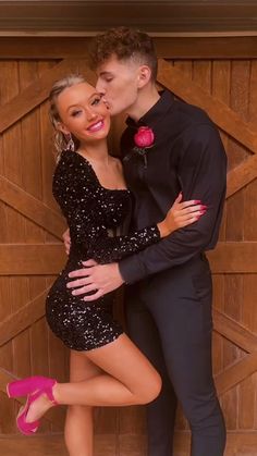 boyfriend girlfriend date homecoming hoco dress formal pictures bf gf relationship goals Prom Poses For Couples, Hoco Couple Outfits, Homecoming Couples Outfits, Couples Homecoming Pictures, Homecoming Couples, Homecoming Poses, Poses For Couples, Homecoming Pictures, Prom Inspiration