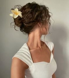 Hawaiian Flower Hair, Bentuk Alis, Dunner Wordend Haar, Clip Hairstyles, Corfu, Hair Claws & Clips, Flowers In Hair