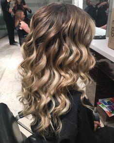 Curly Hairstyles for Prom Curly Prom Hair, Prom Hair Updo, Big Curly Hair, Fringe Hairstyles, Prom Hairstyles, Formal Hairstyles, Long Curly Hair, Women Hairstyles, Homecoming Hairstyles