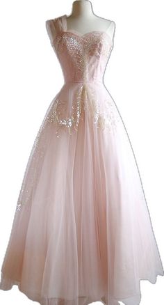 Fairy Ball Gown, Fairy Ball, Gown One Shoulder, Strapless Formal Dress, Fashion Dream Job, Lace Prom Dresses, Preppy Dresses, Floral Wedding Dress, Fantasy Gowns