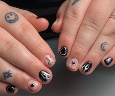 short black chrome nails Black Builder Gel Nails, Goth Nail Art Short, Nail Short Black, Black And Silver Nails Short, Short Black Gel Nails, Black Short Nails Design, Goth Nails Short, Goth Nail Art, Black Chrome Nails