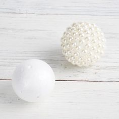 36 pcs 2 Foam Balls Crafts DIY Arts Wholesale Supplies - White FOAM_BALL_02 Classroom Decor Crafts, Event Tables, Kissing Balls, Fabric Balls, The Circle Of Life, Flower Press, Geometric Sculpture, Amazing Crafts