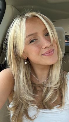 hair inspo Blonde Hair Color With Layers, Blonde Layered Curtain Bangs, Longer Hair With Face Framing Layers, Thick Blonde Layered Hair, Butter Blonde Hair Short, Blonde Hair Inspo Curtain Bangs, Framed Face Haircut Layered Hair Short, Blonde Hair With Short Curtain Bangs, Face Framing Fine Hair Straight