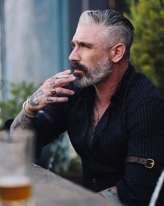 Barba Hipster, Daniel Sheehan, Beard Growth Kit, Grey Hair Men, Beard Growth, Beard Care, Long Hair Styles Men, Hair And Beard Styles