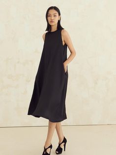 Composition : poly 100% (dry clean)Country of Origin : Republic of Korea Sleek Structured Midi Dress For Spring, Modern Structured Summer Midi Dress, Modern Structured Midi Dress For Summer, Sleek A-line Midi Dress For Spring, Pleats Dress, Jumpsuit Dress, Dress Outfits, Dry Clean, Composition