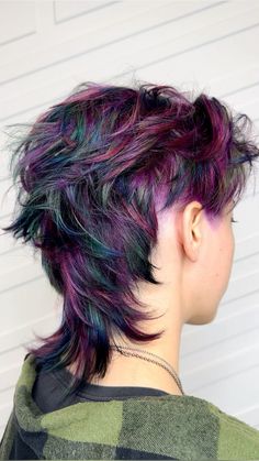 Oil slick hair razor cut mullet Vivid Pixie Hair, Ombre Mullet, Two Tone Mullet, Mullet Colored Hair, Colorful Pixie Cut, Colorful Mullet, Purple Mullet, Dyed Mullet, Purple Mohawk