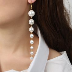 Gradient Sizes Pearl Tassel Earring Round Earring, Tassel Earring, Sparkle Jewelry, Pearl Types, Pearl Color, Round Earrings, Pearl Ring, White Pearl, Tassel Earrings