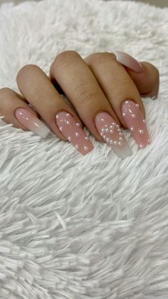 Wedding Nails White Babyboomer Pearls Nail Inspo Pearl White, Baby Pink Pearl Nails, Simple Nails With Pearls, Nails Acrylic Pearl White, Perle Nails, Wedding Nails With Pearls, Nail Designs With Pearls, White Nails With Pearls, Baby Boomer Nails Decoradas