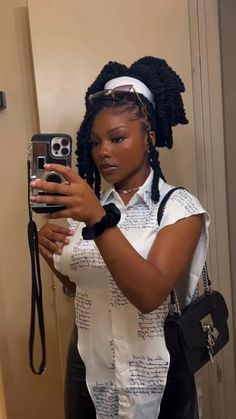 Back To School Hairstyles Short, Invisible Locs, Soft Locs, Short Box Braids Hairstyles, Big Box Braids Hairstyles, Short Locs Hairstyles, Faux Locs Hairstyles, Dreadlock Styles, Box Braids Hairstyles For Black Women