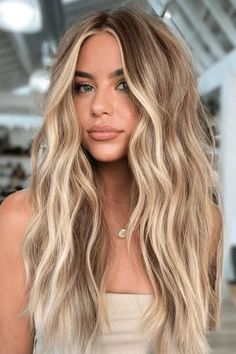 Dark Blonde To Blonde Balayage, Golden Beige Blonde Hair Balayage, Boho Blonde Hair Color, From Blonde To Natural Hair, Blonde Easy Maintenance, Summer To Fall Hair Transition Blonde, Darker Blonde Highlights, Dark Features Blonde Hair, Blonde Hair Dark Features