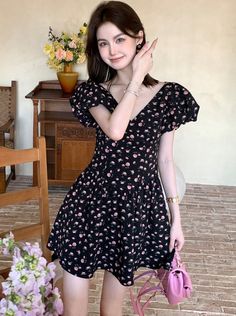 ❤︎Pure White Dress x Flower Dark Dress❤︎ Pure White Dress, Flower Dark, Puffy Skirt, Dark Dress, French Dress, White One Piece, Heart Bag, Gift Of Time, Summer Design