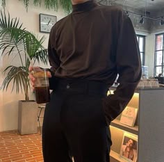 Casual Elegant Male Outfit, Classy Guy Outfits Aesthetic, Dark Clothes Aesthetic Men, Modern Outfits Men, Classy Male Outfits, Summer Minimal Outfit, Dark Academia Outfits Men, Male Aesthetic Outfit, Outfits For Males