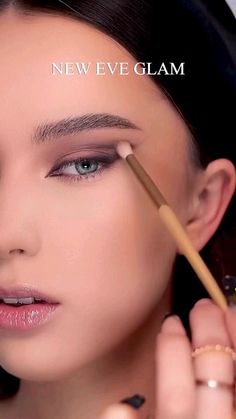 Glam Tutorial, Beginners Eye Makeup, Eye Makeup Techniques, Beauty Makeup Tutorial, Makeup Tutorial Eyeliner, Chic Makeup, Eye Makeup Pictures, Face Makeup Tips, Eye Makeup Designs