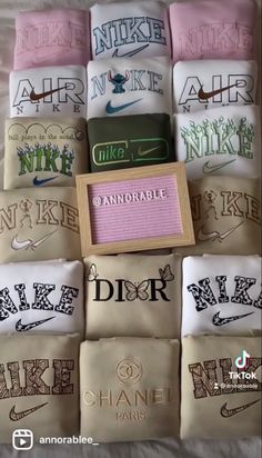 Iron On Nike Sweatshirt Diy, Customized Hoodies Diy, Trendy Embroidery Designs For Sweatshirts, Embroidery Designs For Crewnecks, Custom Made Nike Sweatshirt, Cute Nike Sweatshirts Custom, Nike Custom Sweatshirts, Custom Nike Hoodie, Nike Sweatshirts Aesthetic