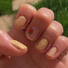 Granola Nails, Butter Yellow, Minimalist Nails