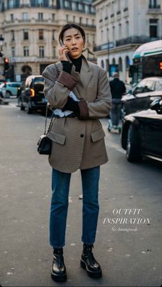 Paris Office Style, Street Style Rome, Longchamp Street Style, Library Outfits Aesthetic, Women Winter Outfit Ideas, Outfits Women Winter, Winter Casual Outfits, Rok Midi, Oversized Blazers