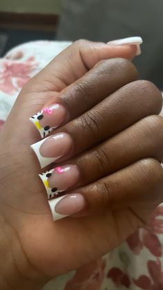 Nails For Back To School Acrylic Short, Shorties Nails Black Women, Hello Kitty Nails No Charms, Mexican Style Nails Almond, Short Acrylic Nails Duck, Short Pink French Tip Acrylic Nails, Duck Nails Hello Kitty, Short Duck Nails Design, Nails No Charms